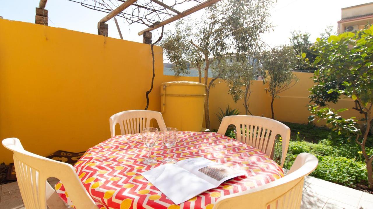Yellow House-Villetta Con Giardino 오리스타노 외부 사진