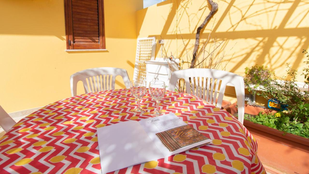 Yellow House-Villetta Con Giardino 오리스타노 외부 사진